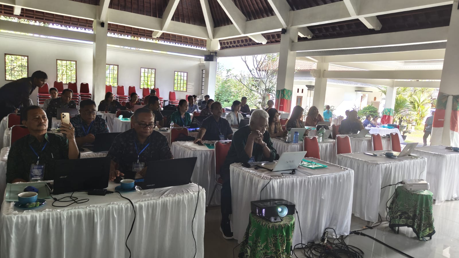 Bimtek & Penyegaran Dosen dan Guru Penilai UKPPPG Tahap 1 Tahun 2025 IKIP Saraswati 